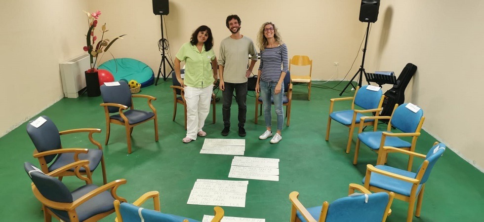 Canto in cerchio: il Centro Alzheimer di Trento fa scuola all’Università E uno studente è ospite alla Civica per completare